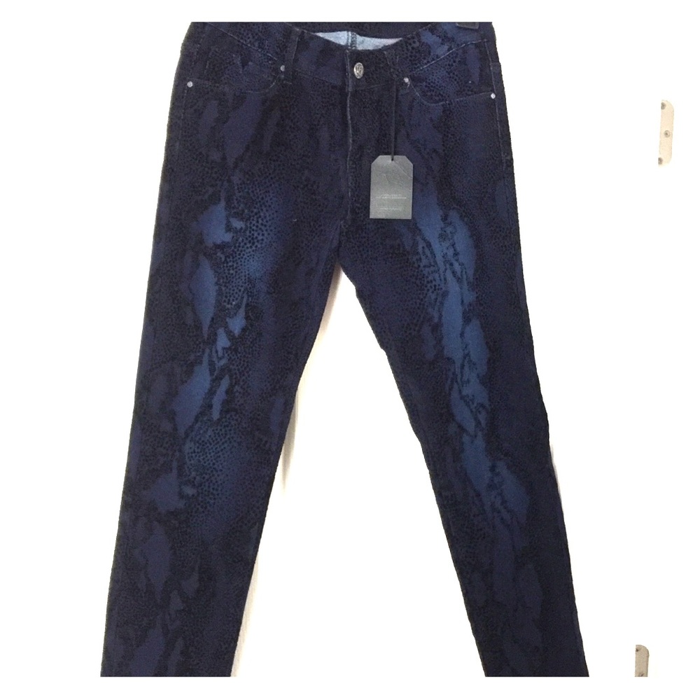 Black and Navy VO jeans.  Size 28.